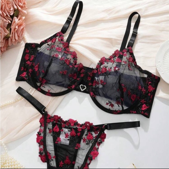 Ebony Rouge Underwire Set by SilkRose - Picture 2 of 7